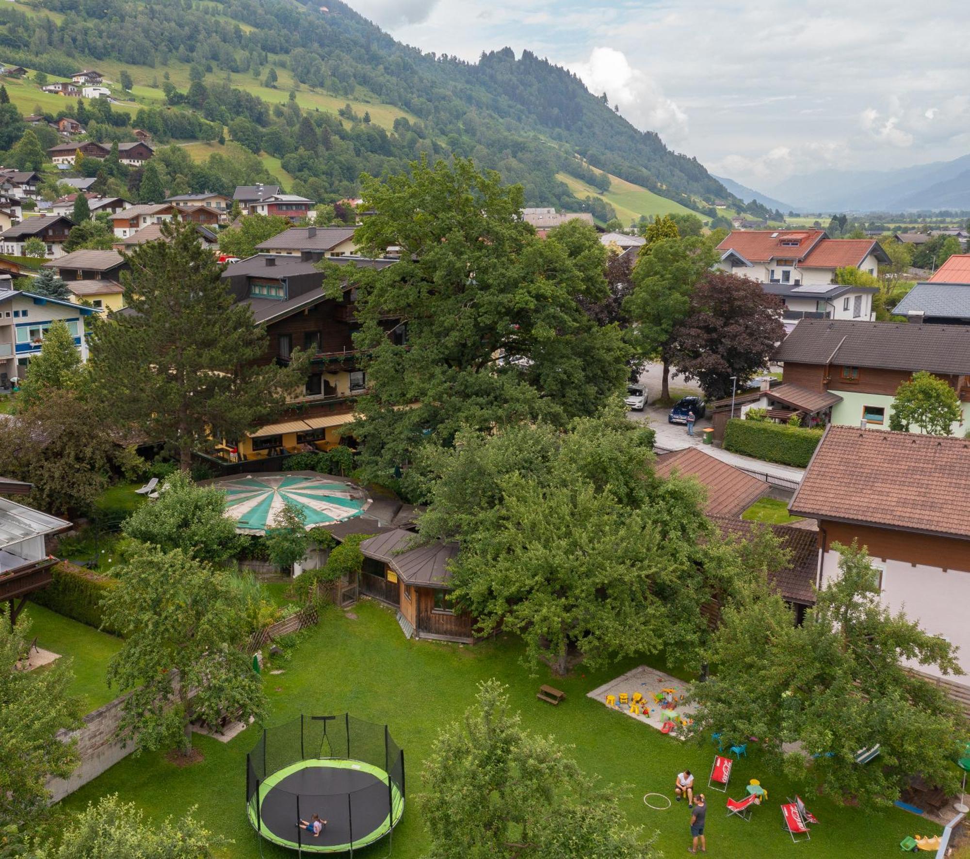 Hotel Gasthof Kroell - Inkl Nationalpark-Karte, 1 X Grossglockner Hochalpenstrasse Kostenlos, 1X Gerlos Alpenstrasse Kostenlos, Krimmler Wasserfaelle Kostenlos, Verschiedene Bergbahnen Kostenlos, Badesee Kostenlos, Bus & Zug Kostenlos, Genusskueche, Niedernsill Luaran gambar